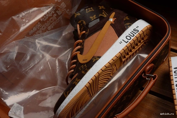 Rep EP 1 AQ0818-158 AIR JORDAN O-W -LouiV CASE) (WITH AQ0818-158 0108